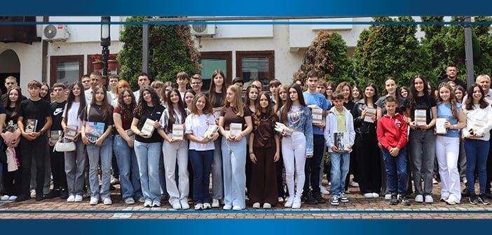 ПРИЈЕМ ЗА ЂАКЕ ГЕНЕРАЦИЈЕ, ВУКОВЦЕ И ОСВАЈАЧЕ РЕПУБЛИЧКИХ ПРИЗНАЊА У ОПШТИНИ ГРОЦКА